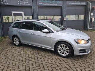 Volkswagen Golf - 203704889-0