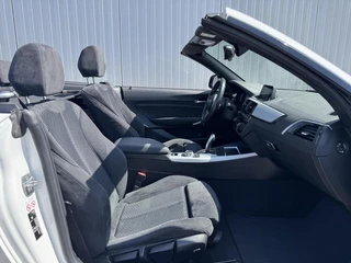 BMW 2 Serie BMW 2-serie Cabrio 218i Executive M-Sport|Navi|NL-Auto - afbeelding nr 21