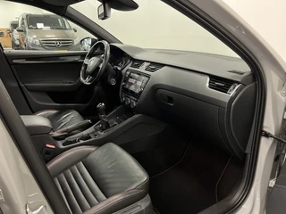 Škoda Octavia Škoda Octavia Combi 2.0 TDI RS /184PK / AUTOMAAT / LEDER / PANODAK / Trekh. 1600KG. - afbeelding nr 42