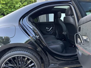Mercedes-Benz A-Klasse Mercedes A-klasse 250 e AMG Line BOMVOL! Pano|Ambient|BLACK! - afbeelding nr 16
