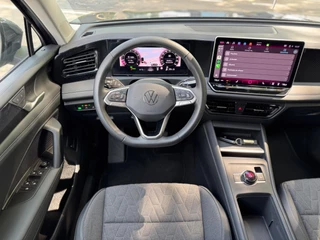 Volkswagen Tiguan Volkswagen TIGUAN 1.5 eTSI DSG Lane ass Drive pilot CarPlay 150 PK Keyless Camera Sfeerverlichting Life edition Direct leverbaar - afbeelding nr 41