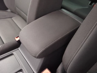 Volkswagen Golf AUTOMAAT / NAVI / CLIMA / PDC / BLUETOOTH / CRUISE / CARPLAY / NL-AUTO - afbeelding nr 29