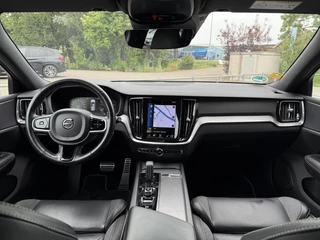 Volvo V60 Volvo V60 2.0 B4 Aut. 197pk MHEV R-Design | Navi | Camera | Trekhaak | Memory | - afbeelding nr 17