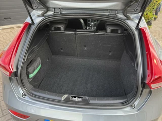Volvo V40 Volvo V40 2.0 D3 R-DESIGN | AUTOMAAT | TREKHAAK | EURO 6!! - afbeelding nr 11