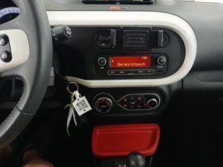 Renault Twingo Renault Twingo 1.0 SCe Intens AUT! 1e Eig! Zondag OPEN! - afbeelding nr 16