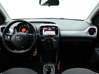 Toyota Aygo Toyota Aygo 1.0 VVT-i x-play Automaat | Carplay navigatie | Camera | Airco - afbeelding nr 22