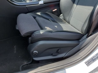 Mercedes-Benz C-Klasse Mercedes-Benz C-Klasse 180 156pk Automaat Business Solution Plus | Origineel NL | Navi | Clima | Cruise | Led Koplampen | Pdc V+A+Assist+Camera | Dodehoek+Licht+Regensensor | Privacy Glass | 18''lm - afbeelding nr 22