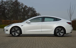 Tesla Model 3 Tesla Model 3 Standard RWD Plus 60 kWh 15.177 km! 1e eig. panoramadak - afbeelding nr 17