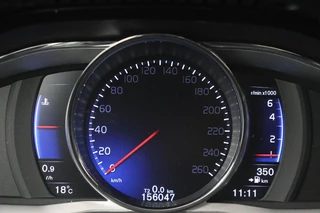 Volvo V60 Volvo V60 2.0 T3 R-Design | Dealer onderhouden |  Stoelverwarming | Xenon | Trekhaak | Navigatie | Leder/Alcantara | Parkeerhulp | Bluetooth | Cruise control - afbeelding nr 23