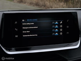 Peugeot 2008 PEUGEOT 2008 1.2 PURETECH AUTOMAAT/CAMERA/FULL LED/KEYLESS/CARPLAY/LANE ASSIST/16''LMV - afbeelding nr 23