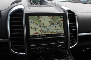 Porsche Cayenne Porsche Cayenne 3.0 S E-Hybrid / Panoramdak / Camera / 20'' / Luchtvering / Bose / Sportchrono / Stuurverwarming / Leder / Stoelverwarming / Cruise Control - afbeelding nr 20