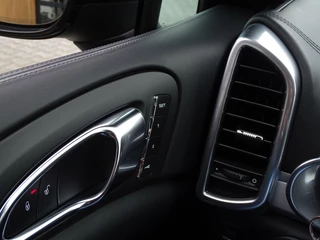 Porsche Cayenne Porsche Cayenne 3.0 S 509PK E-Hybrid / Sport Design / LED - afbeelding nr 37