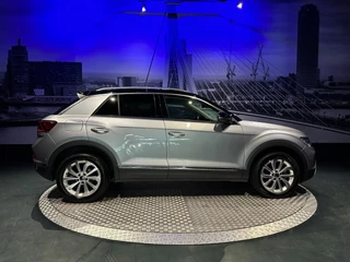 Volkswagen T-Roc Volkswagen T-ROC 1.5 TSI Style*LED*Virtual*DAB+*PDC V&A*Trekhaak*NAVI*AppConnect* - afbeelding nr 2