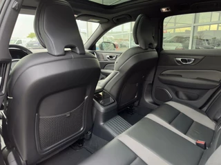 Volvo V60 Volvo V60 2.0 T6 PHEV AWD Plus Dark|PANO|TREK|H&K|PILOT|CARPLAY - afbeelding nr 23
