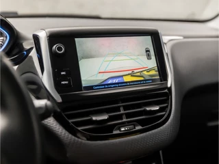 Peugeot 2008 Peugeot 2008 1.2 PureTech Sport Automaat (APPLE CARPLAY, NAVIGATIE, CAMERA, CLIMATE, LEDER, SPORTSTOELEN, PARKEERSENSOREN, CRUISE, LM VELGEN, NIEUWSTAAT) - afbeelding nr 11