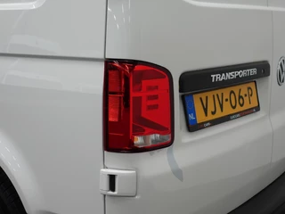 Volkswagen Transporter Volkswagen Transporter 2.0 TDI L2H1 102pk Airco Cruisecontrol Navigatie Apple Carplay parkeersensoren - afbeelding nr 7