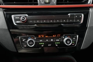 BMW X1 BMW X1 sDrive18i Sport Line Automaat 140 PK Facelift |Pano-dak | Leder | Stoelverwarming | Memory | Camera | LED | PDC | - afbeelding nr 16