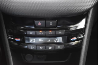 Peugeot 2008 | NL-Auto | Pano.dak | Nav | Cruise Contr | Climate Contr | PDC | Trekhaak | NAP - afbeelding nr 21