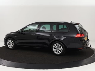Volkswagen Golf Volkswagen Golf 1.0 TSI Busness Edition Connected | Camera |  Trekhaak | Sportstoelen | Navigatie | Climate control | Cruise control - afbeelding nr 2