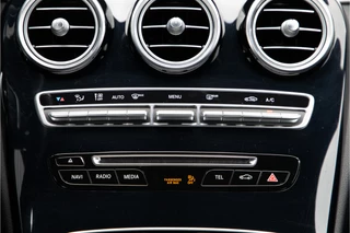 Mercedes-Benz C-Klasse Mercedes-Benz C-Klasse 180 AMG Aut9, Navi, Leder, Camera, PDC 2017 - afbeelding nr 24