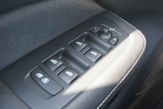 Volvo V60 Volvo V60 T6 PHEV Plus Dark ORG.NL! | TREKHAAK | HARMAN KARDON | PANO! - afbeelding nr 18