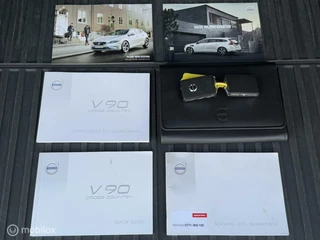 Volvo V90 Volvo V90 Cross Country 2.0 D4 AWD Geartronic-8 /Pilot Assist/Aut.inparkeren/Trekhaak/Adap CC/Winterline/21inch/Dealer onderhouden. - afbeelding nr 24
