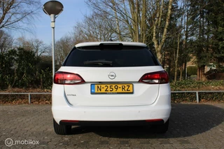 Opel Astra Opel Astra Sports Tourer 1.2 Business Elegance, Design Tech, Elegance Plus-pakket, Premium-pakket, PDC voor en achter, Camera achter, Clima, Navi, Bluetooth, Adaptive cruise control, Line assist. - afbeelding nr 4