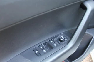 Volkswagen Polo Volkswagen Polo 1.0 TSI Comfortline Executive-pakket - afbeelding nr 19