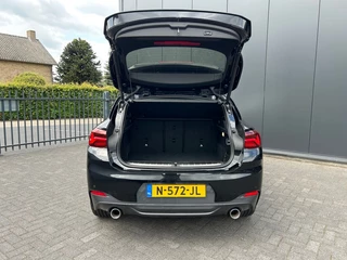 BMW X2 BMW X2 xDrive20i M Sport Shadow Panoramadak ACC HUD Sfeerlicht - afbeelding nr 13