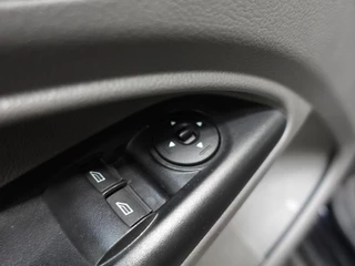 Ford Transit Connect Ford Transit Connect 100pk Automaat L2 Navigatie Camera Trekhaak Cruise control Parkeersensoren 3-Zits - afbeelding nr 9