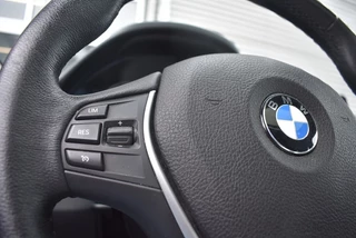BMW 3 Serie BMW 3 Serie 330E HIGH EXEC. / SCHUIF KANTELDAK / STOELVERWARMING / LEDERE BEKLEDING - afbeelding nr 15