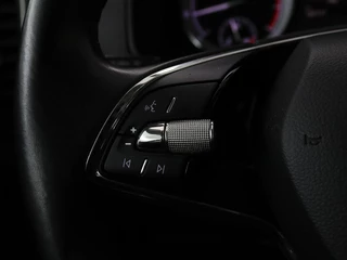 Škoda Karoq Skoda Karoq 1.0 TSI Business Edition | Panoramadak |  Stoelverwarming | Trekhaak | Carplay | Navigatie | Climate control | Parkeerhulp | Cruise control - afbeelding nr 14