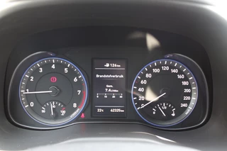 Hyundai Kona Hyundai Kona 1.0T Premium Navi/Leder/Wint/Cam/Pdc/Cool/18