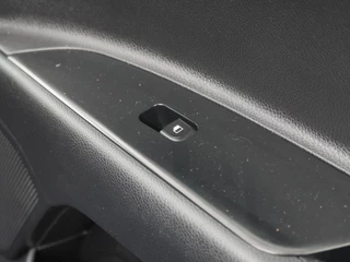 Kia Stonic - Navigatie - Camera - Climate control - Cruise control - 17 inch LM velgen - 12 maanden garantie - afbeelding nr 41