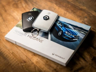 Renault Mégane Estate (APPLE CARPLAY, GROOT NAVI, CAMERA, BOSE AUDIO, LEDER, TREKHAAK, SPORTSTOELEN, KEYLESS, PARKEERSENSOREN, NIEUWE APK, NIEUWSTAAT) - afbeelding nr 16
