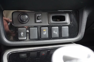 Mitsubishi Outlander Mitsubishi Outlander PHEV Intense+ AUTOMAAT SCHUIFDAK | ELEK.KLEP | CARPLAY | HAAK! - afbeelding nr 11