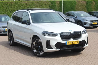 BMW iX3 BMW iX3 High Executive 80 kWh / Panoramadak / 360Camera / Head-up / 20'' / Leder / Harman Kardon / Sfeerverlichting / Dodehoek / DAB / Stoelverwarming / ACC - afbeelding nr 35