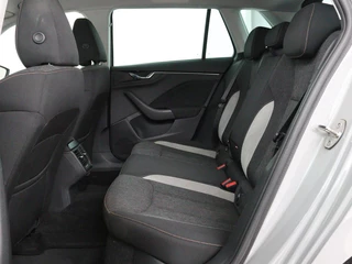 Škoda Kamiq Skoda Kamiq 1.5 TSI Business Edtion | Stoelverwarming |  Camera | Trekhaak | Carplay | Keyless | Full LED | Virtual Cockpit | Navigatie | Climate control | Parkeerhulp | Cruise control - afbeelding nr 6