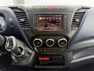 Iveco Daily Iveco Daily 50C18 3.0 3.0 Automaat Luchtvering Dubbellucht L2H2 Climate Control Cruise Control Trekhaak Camera - afbeelding nr 16