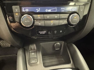 Nissan QASHQAI Nissan Qashqai 1.3 DIG-T Premium Edition Automaat-Trekhaak-Navigatie-Carplay-Cr.contr-Clima-360Camera-Lm.18