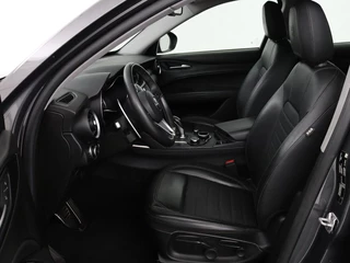 Alfa Romeo Stelvio Alfa Romeo Stelvio 2.0 T Q4 Super | Camera | Sportstoelen | Xenon |  Navigatie | Elektrische achterklep | Cruise control - afbeelding nr 4