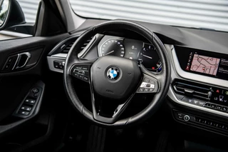 BMW 1 Serie BMW 1-serie 116i | Navi | PDC | Apple Carplay | Cruise | DAB | 17 inch | - afbeelding nr 25