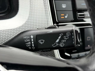 Volkswagen up! Volkswagen Up! 1.0 BMT high up! Stoelverwarming Cruise Control DAB Climate Control 16” PDC - afbeelding nr 14