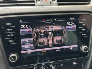 Škoda Octavia Skoda Octavia Combi 1.0 TSI Sport Navigatiesysteem | Trekhaak | Apple CarPlay | Climate control | Cruise control | Getint glas | Parkeersensoren achter - afbeelding nr 25