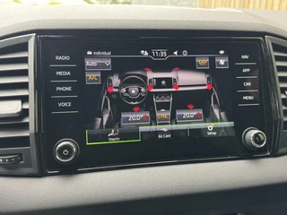 Škoda Karoq Skoda Karoq 1.5 TSI Sportline Automaat | Panoramadak | LED | Stoelverwarming | Adaptieve cruise control | Dode hoek detectie | Trekhaak uitklapbaar | Canton HiFi | Elektrisch bedienbare achterklep | Parkeersensoren voor en achter | Achteruitrijcamera - afbeelding nr 32