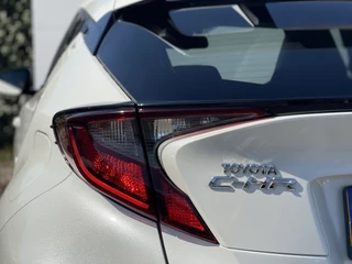 Toyota C-HR Toyota C-HR 2.0 Hybrid Team D | CarPlay | Parelmoer | Camera | ACC | LED | DAB+ | Keyless | 18 inch - afbeelding nr 28