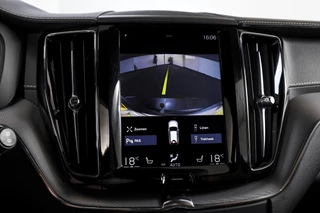 Volvo XC60 Volvo XC60 2.0 T4 Inscription 190 PK - Automaat | Dig. Cockpit | Elek. Trekhaak | Adapt. Cruise | Memory | Stoel-+Stuurverw. | PDC | Camera | NAV | ECC | Elek. Klep | LM 19