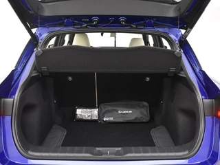 Lexus LBX Lexus LBX Elegant | Leder interieur | Electr. Achterklep | Parkeersensoren - afbeelding nr 14