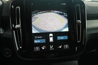 Volvo XC40 Volvo XC40 T5 Recharge R-Design | Panoramadak | Stoelverwarming | Parkeercamera | Keyless | Glossy Black - afbeelding nr 26