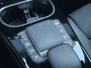 Mercedes-Benz A-Klasse Mercedes-Benz A-Klasse 200 Business Solution AMG | Pano | Trekhaak | ACC | 360* Camera | LED | DAB+ | 18 inch - afbeelding nr 26